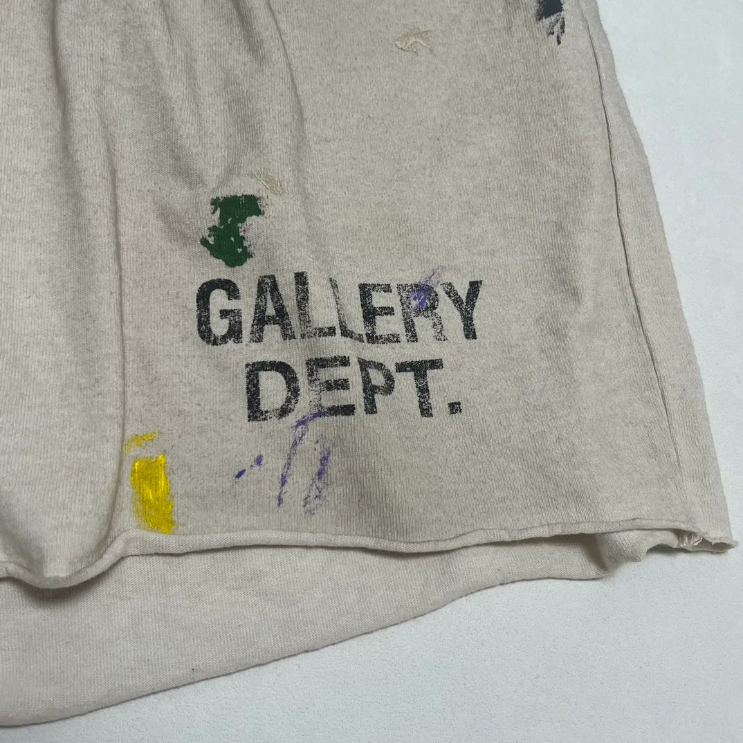 Heavy craftsmanship, the first choice for American boys in summer GALLERY DEPT. INSOMNIA SHORTS/WHITE English mud-dyed and ink-splashed shorts, off-white S-XL, super comfortable and breathable fabric, frees the lower body, heavy wash, mud-dyed and distressed, super complex ink-splashed graffiti